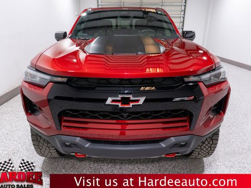 Used 2025 Chevrolet Colorado ZR2 w/ Technology Package image 7