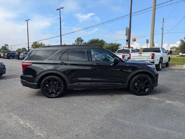 Used 2023 Ford Explorer ST-Line w/ Class IV Trailer Tow Package RWD image 4