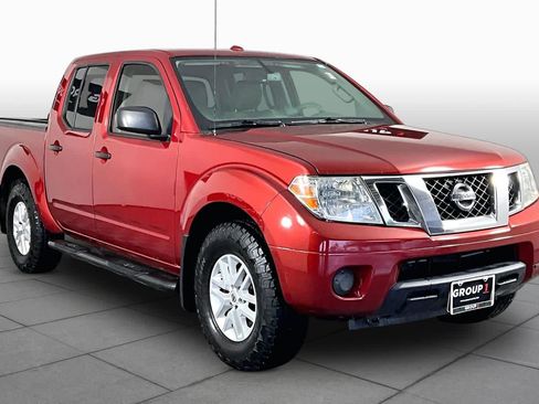 Used 2015 Nissan Frontier SV w/ SV Value Truck Package AWD/4WD image 2