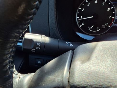 Used 2024 Nissan Frontier SV w/ SV Convenience Package image 12