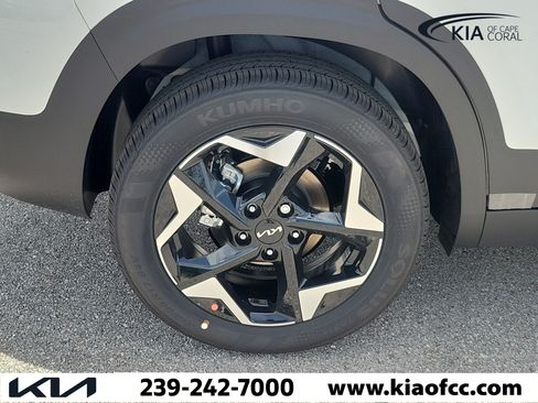 New 2026 Kia Seltos S FWD image 9