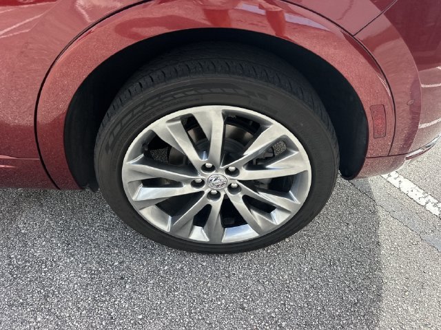 Used 2022 Buick Envision Avenir w/ Technology Package II FWD image 11