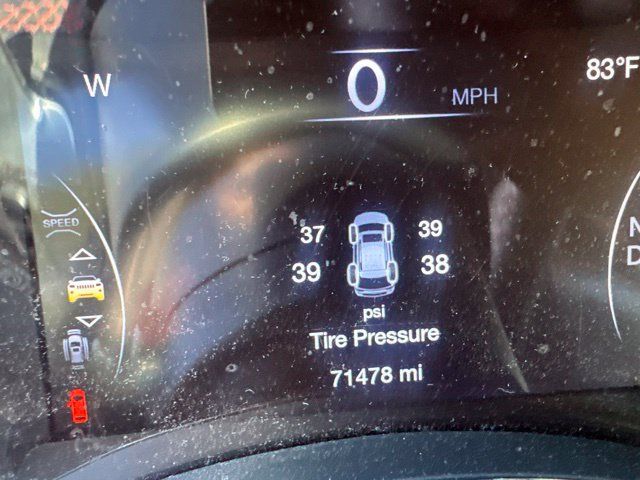 Used 2019 Jeep Grand Cherokee Trailhawk w/ Trailhawk Luxury Group AWD/4WD image 2