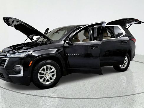 Used 2024 Chevrolet Traverse LS w/ Safety Package AWD/4WD image 9
