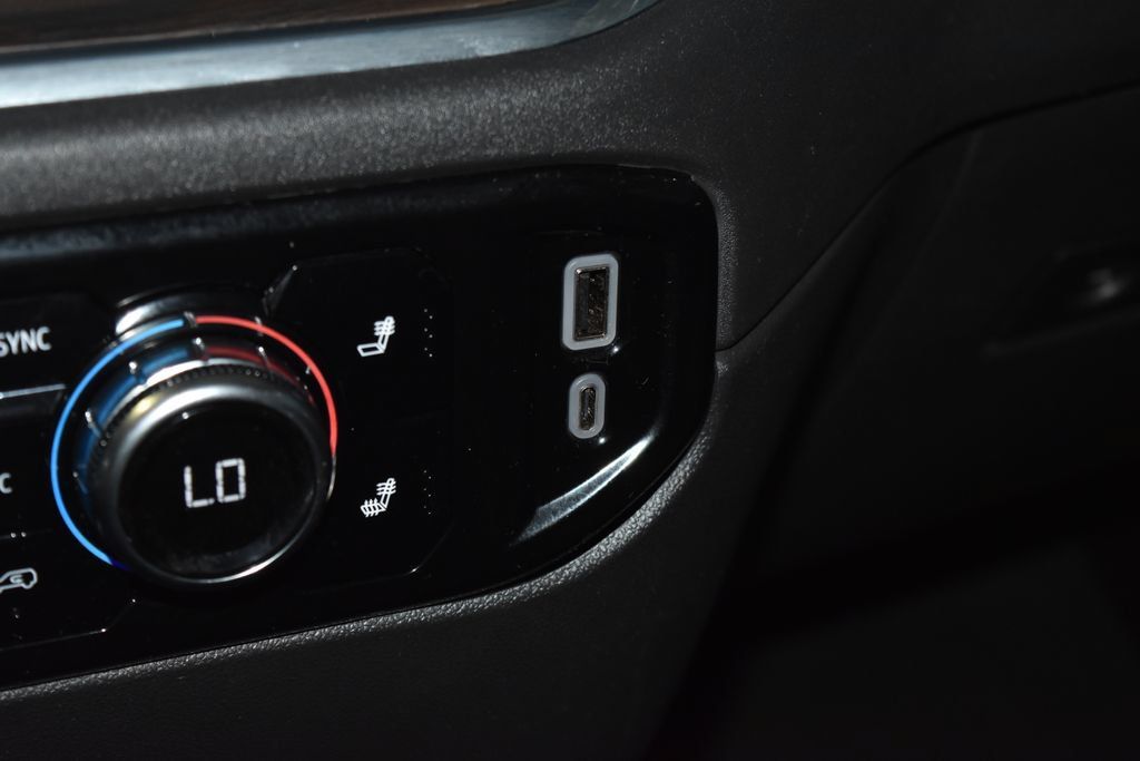 Used 2024 GMC Sierra 1500 SLT AWD/4WD image 16