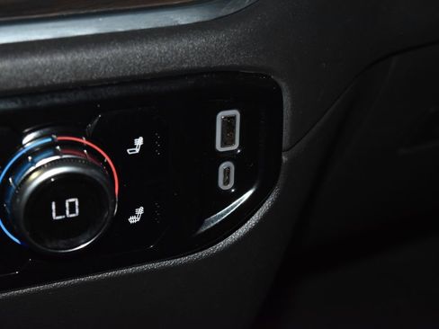 Used 2024 GMC Sierra 1500 SLT AWD/4WD image 16
