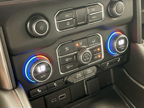 Used 2023 Chevrolet Suburban RST image 11