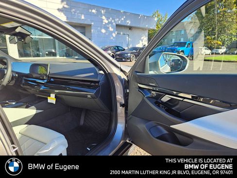 New 2026 BMW 530i xDrive w/ Premium Package AWD/4WD image 10