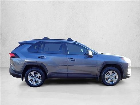 Used 2025 Toyota RAV4 LE AWD/4WD image 5
