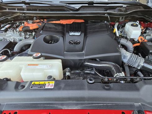 Used 2023 Toyota Sequoia Capstone AWD/4WD image 21