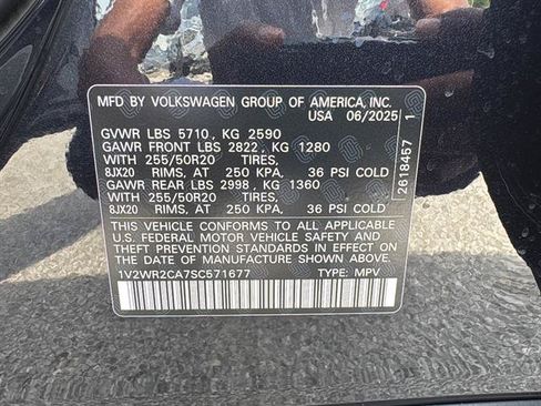 Certified 2025 Volkswagen Atlas SE FWD image 30