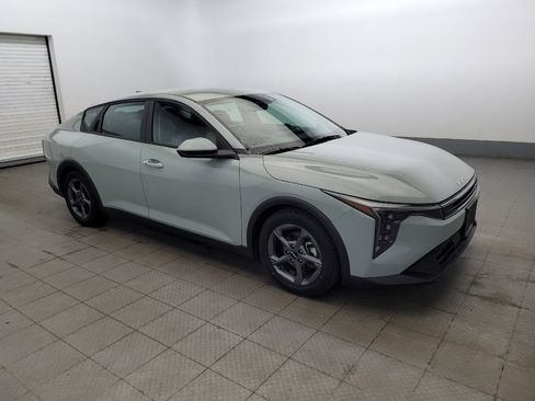 Used 2025 Kia K4 FWD image 11