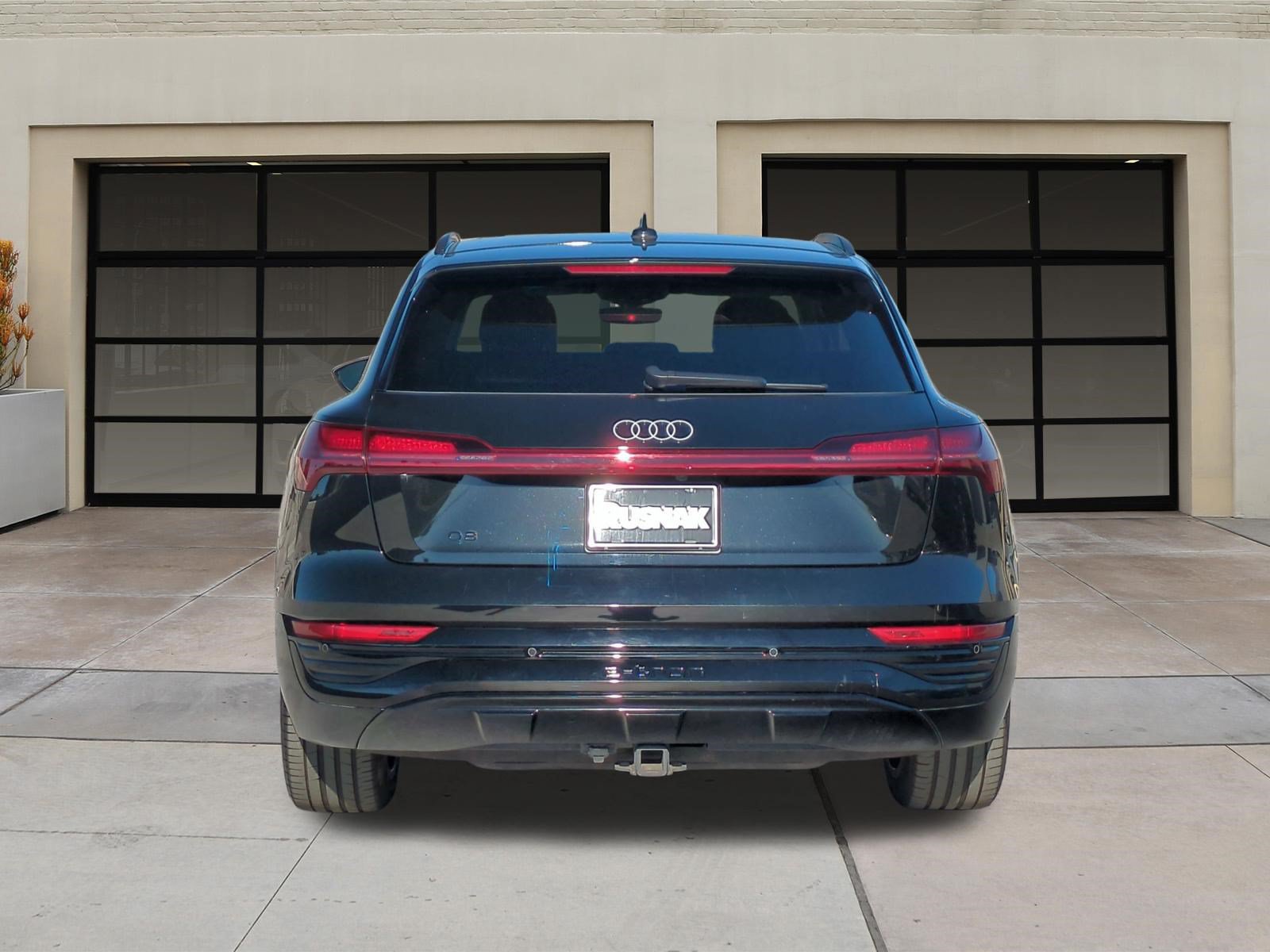 Used 2024 Audi Q8 e-tron Premium Plus w/ Premium Plus Package AWD/4WD image 5
