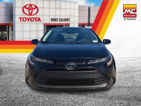 Certified 2025 Toyota Corolla LE FWD image 8