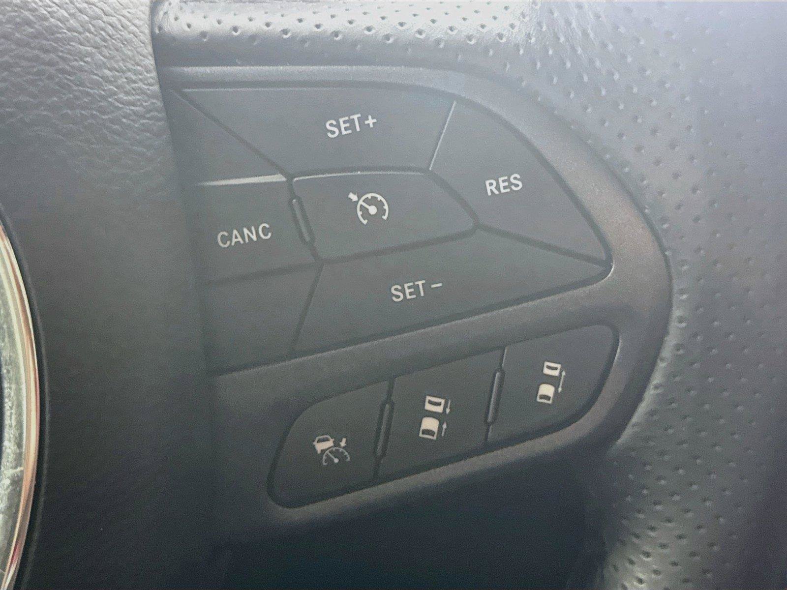 Used 2022 Dodge Durango R/T RWD image 15