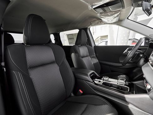 New 2025 Mitsubishi Outlander ES image 27