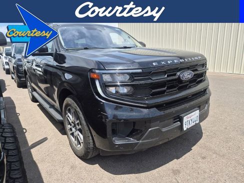 Used 2025 Ford Expedition Max Active AWD/4WD image 1