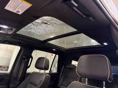 Used 2023 Chevrolet Tahoe Premier AWD/4WD image 3
