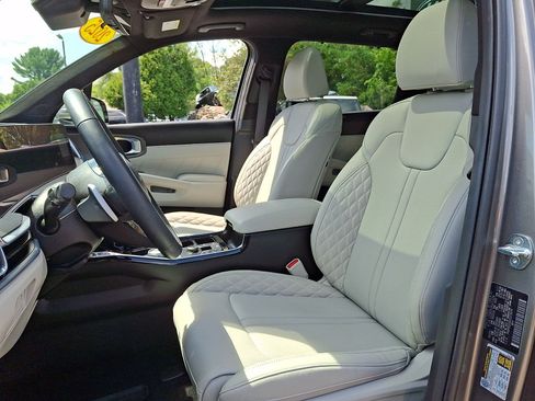 Used 2025 Kia Sorento SX Prestige AWD/4WD image 17