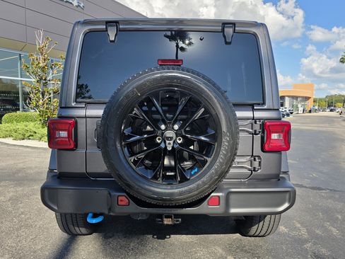 Used 2022 Jeep Wrangler Unlimited Sahara image 4