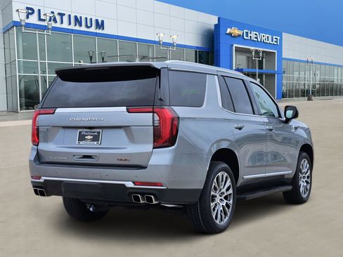 Used 2025 GMC Yukon Denali AWD/4WD image 5