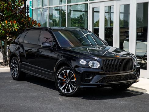 Certified 2023 Bentley Bentayga Extended Wheelbase AWD/4WD image 25