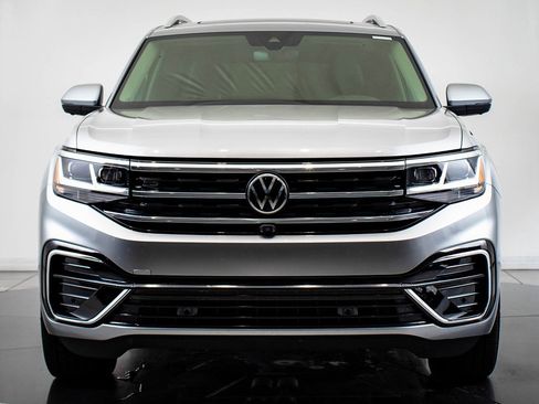 Used 2021 Volkswagen Atlas SEL Premium image 2