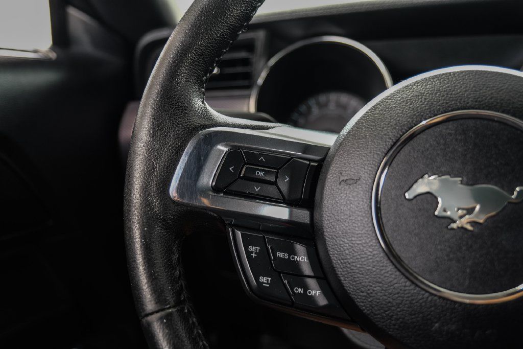 Used 2016 Ford Mustang Coupe RWD image 14