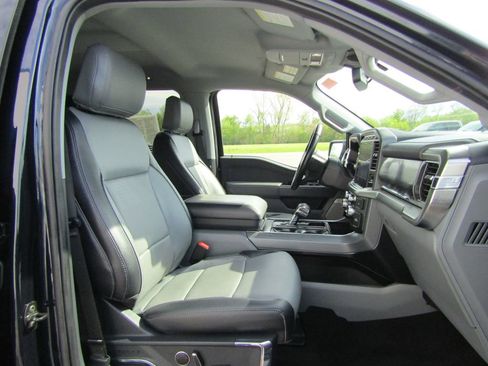 Used 2022 Ford F150 Lariat w/ Equipment Group 502A High AWD/4WD image 16