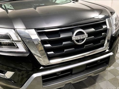 Used 2023 Nissan Armada SL w/ Captain's Chairs Package image 31