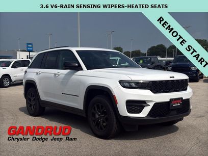 Used 2025 Jeep Grand Cherokee Altitude