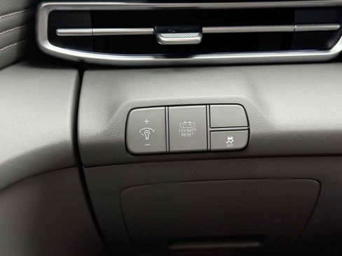 New 2025 Hyundai Elantra SEL image 17