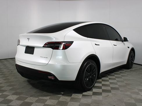 Used 2021 Tesla Model Y Long Range image 31