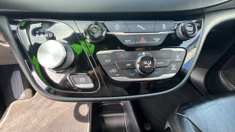 Used 2019 Chrysler Pacifica Touring-L w/ S Appearance Package FWD image 24