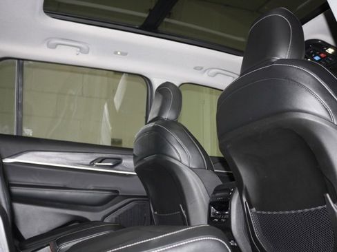 Certified 2023 Jeep Grand Cherokee L Limited image 7