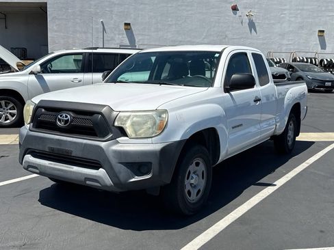 Used 2014 Toyota Tacoma 2WD Access Cab w/ Convenience Package image 3