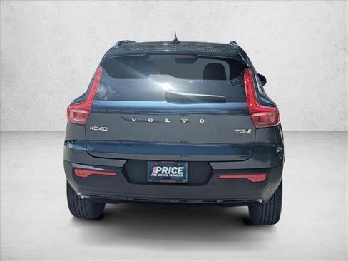 Used 2022 Volvo XC40 T5 R-Design w/ Advanced Package AWD/4WD image 7