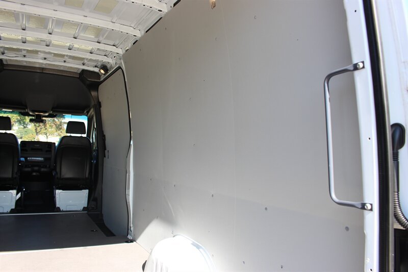Used 2025 Mercedes-Benz Sprinter 2500 image 10