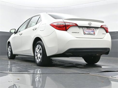 Used 2015 Toyota Corolla LE image 23