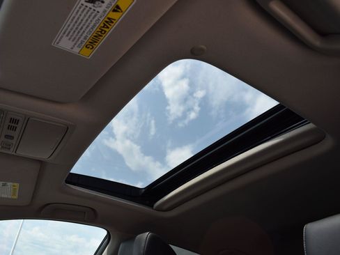Used 2022 Honda Accord Touring image 12