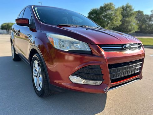 Used 2017 Ford Escape SE FWD image 4