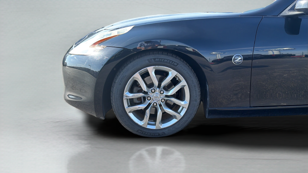 Used 2010 Nissan 370Z Touring RWD image 11