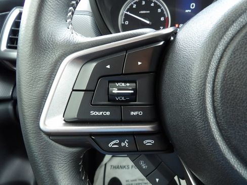 Used 2023 Subaru Forester Premium AWD/4WD image 18
