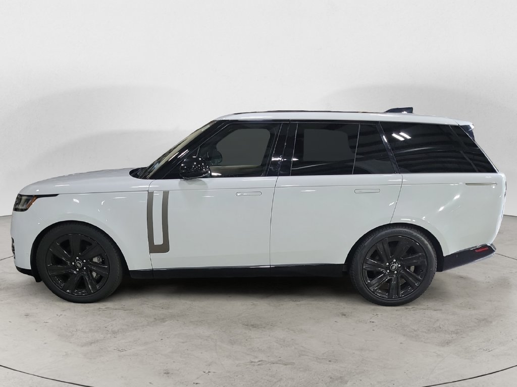Used 2023 Land Rover Range Rover SE AWD/4WD image 2