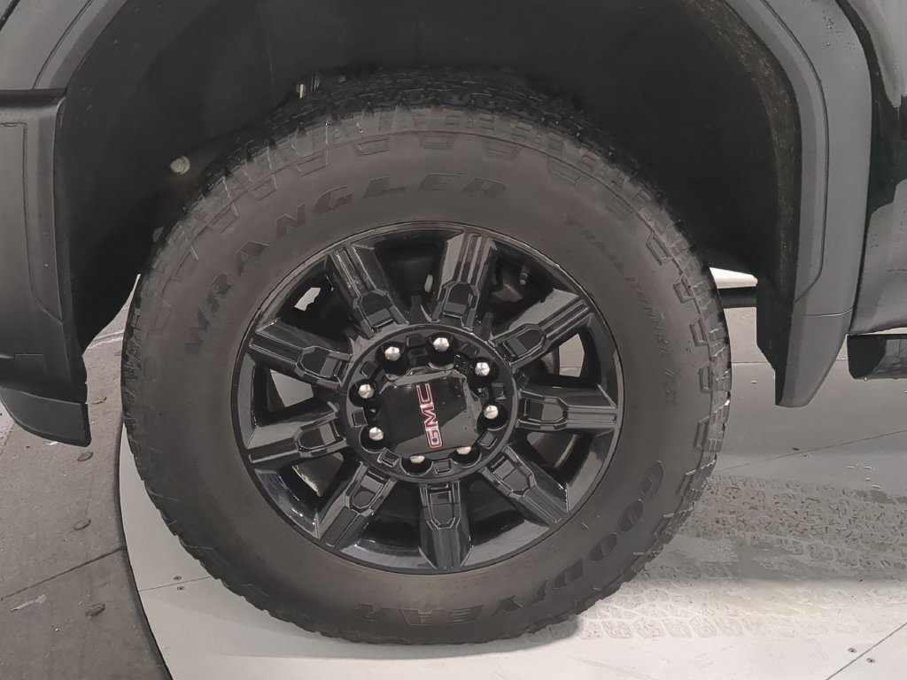 Used 2024 GMC Sierra 2500 AT4 w/ AT4 Premium Plus Package AWD/4WD image 17