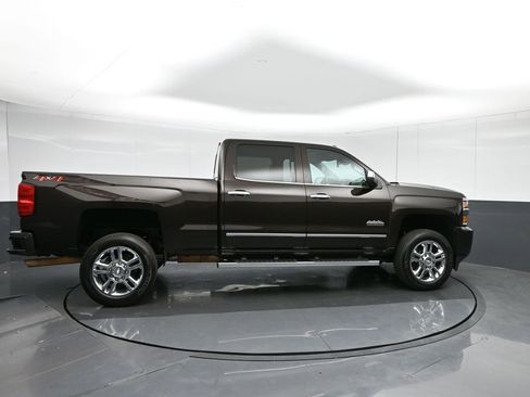 Used 2019 Chevrolet Silverado 2500 High Country image 8