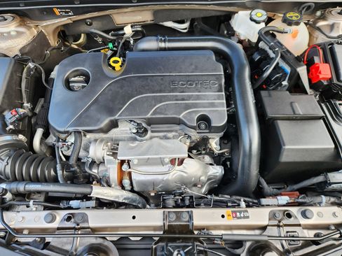 Used 2025 Chevrolet Malibu LT image 17