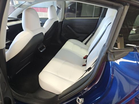 Used 2023 Tesla Model 3 Standard Range image 19