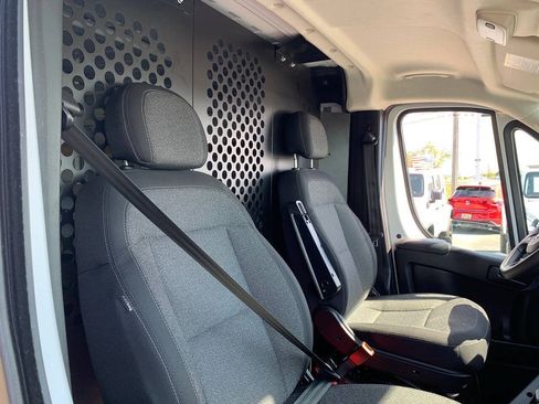 Used 2025 RAM ProMaster 2500 w/ U-Haul Equipment Group FWD image 11