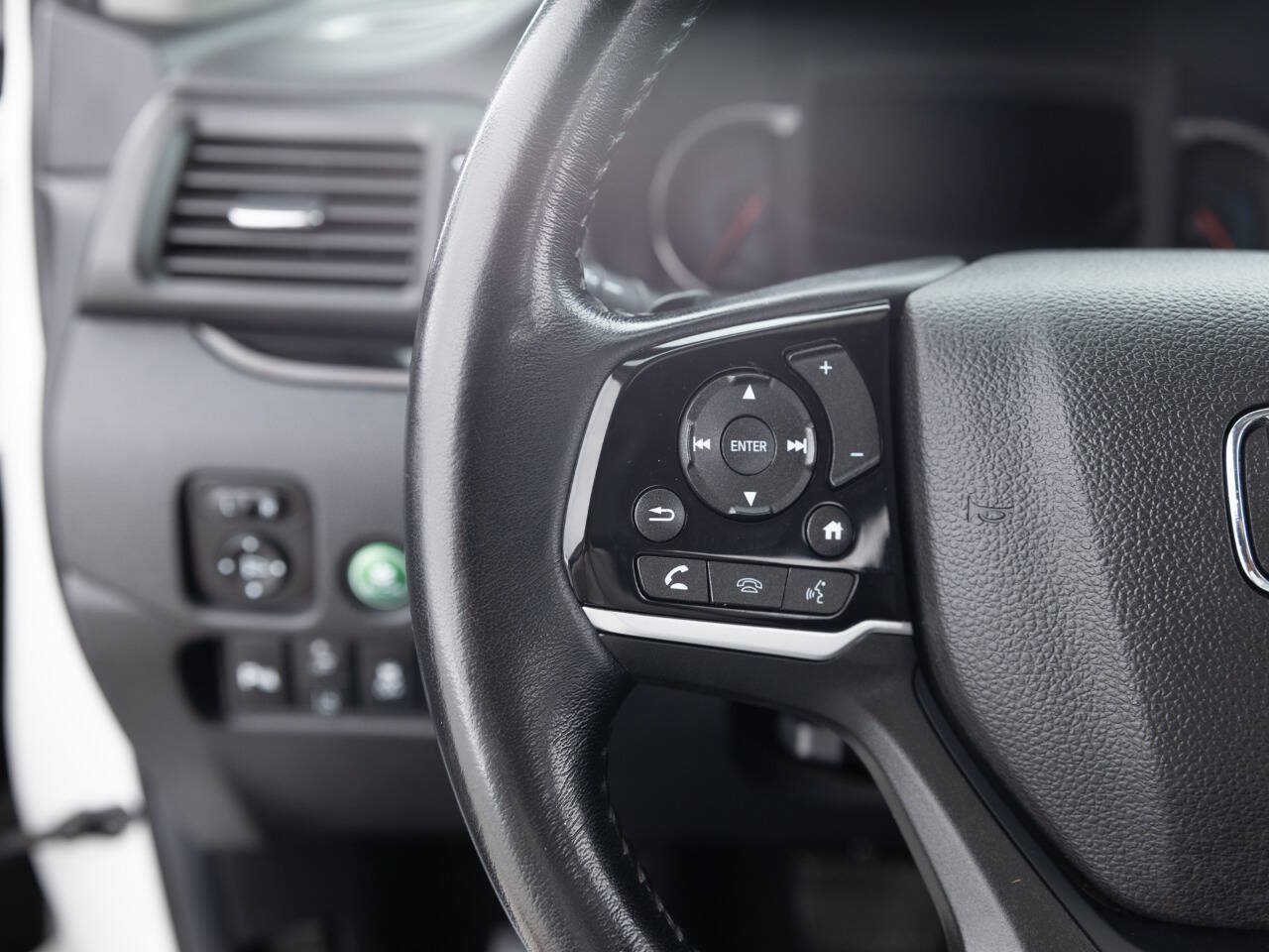 Used 2021 Honda Pilot Touring image 39